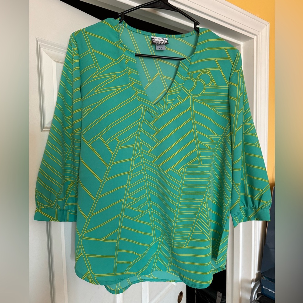 Manuheali'i Aqua and Gold Blouse XS